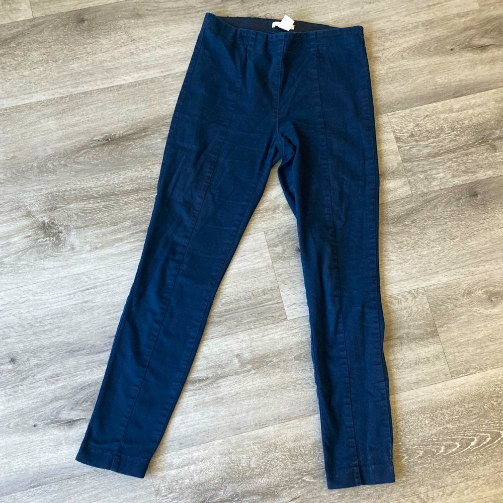 H&M Stretchy navy blue jeans. Size 8